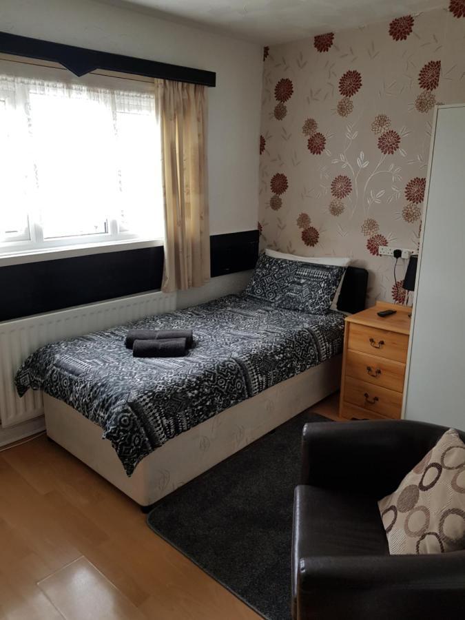 Single Room with Shared Bathroom,1122172185:JPEG